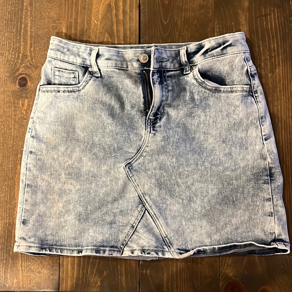 Mineral wash girl’s denim skirt